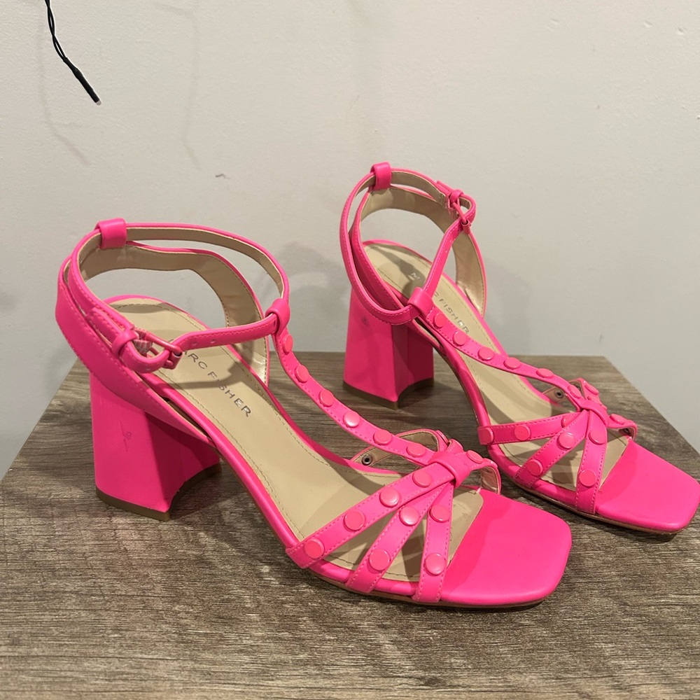 Pink heels